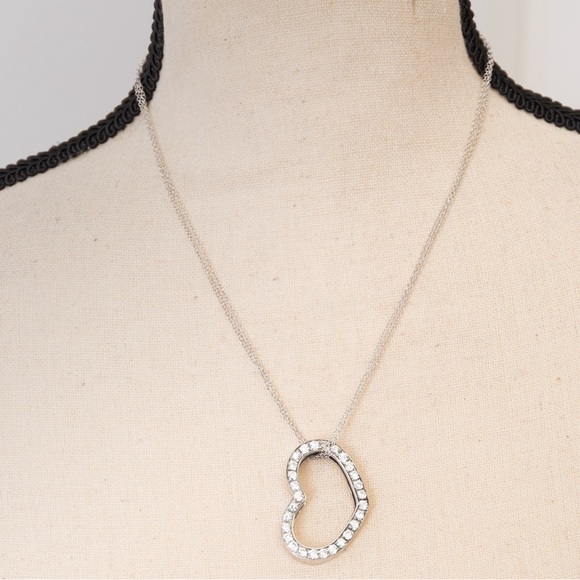 Elegant pendant choker with dainty chain & crystal faux diamond heart pendant - Picture 13 of 13